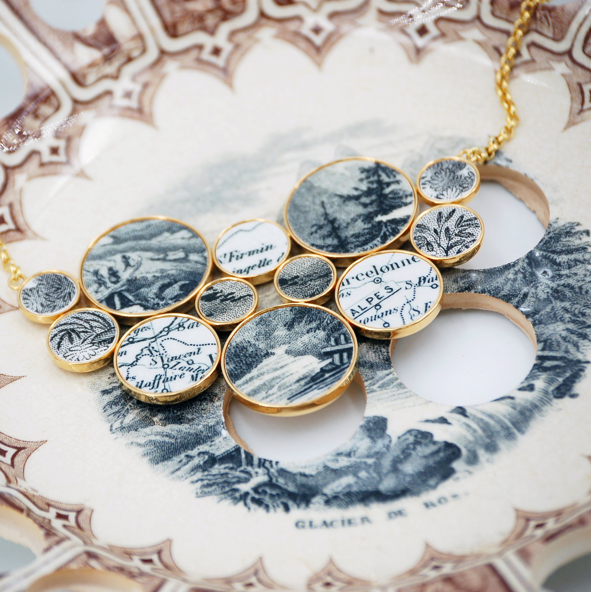 "The Declaration" brooch, gold finish
