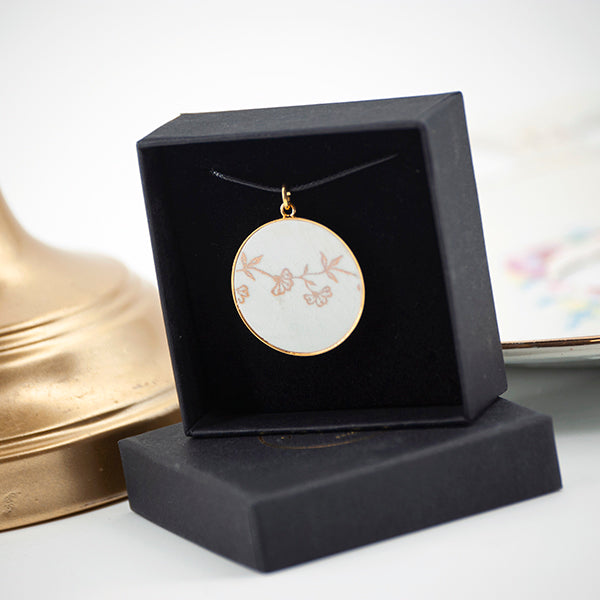 "Little Flowers and Leaves" pendant, gold finish