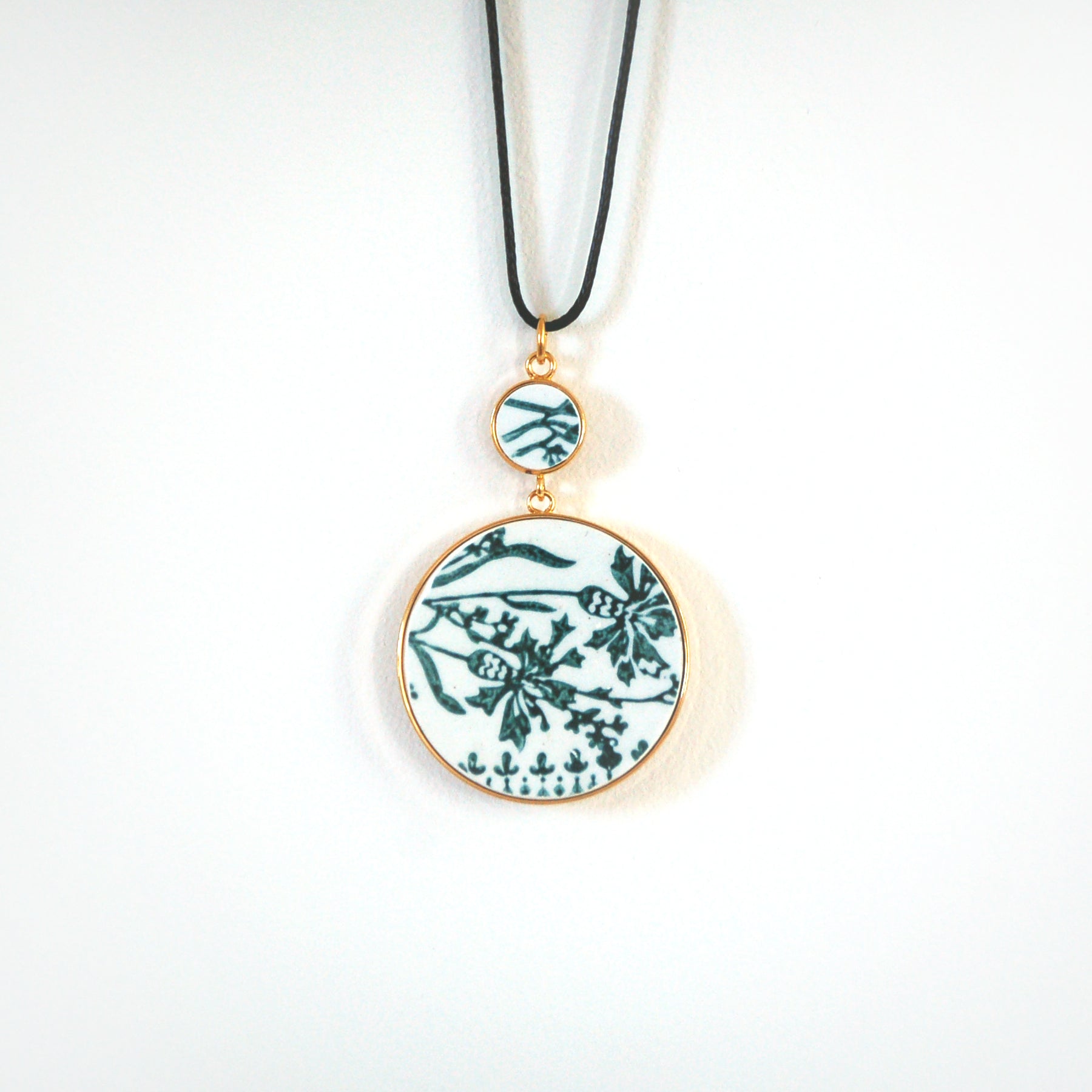 "Cornflowers" pendant, gold finish