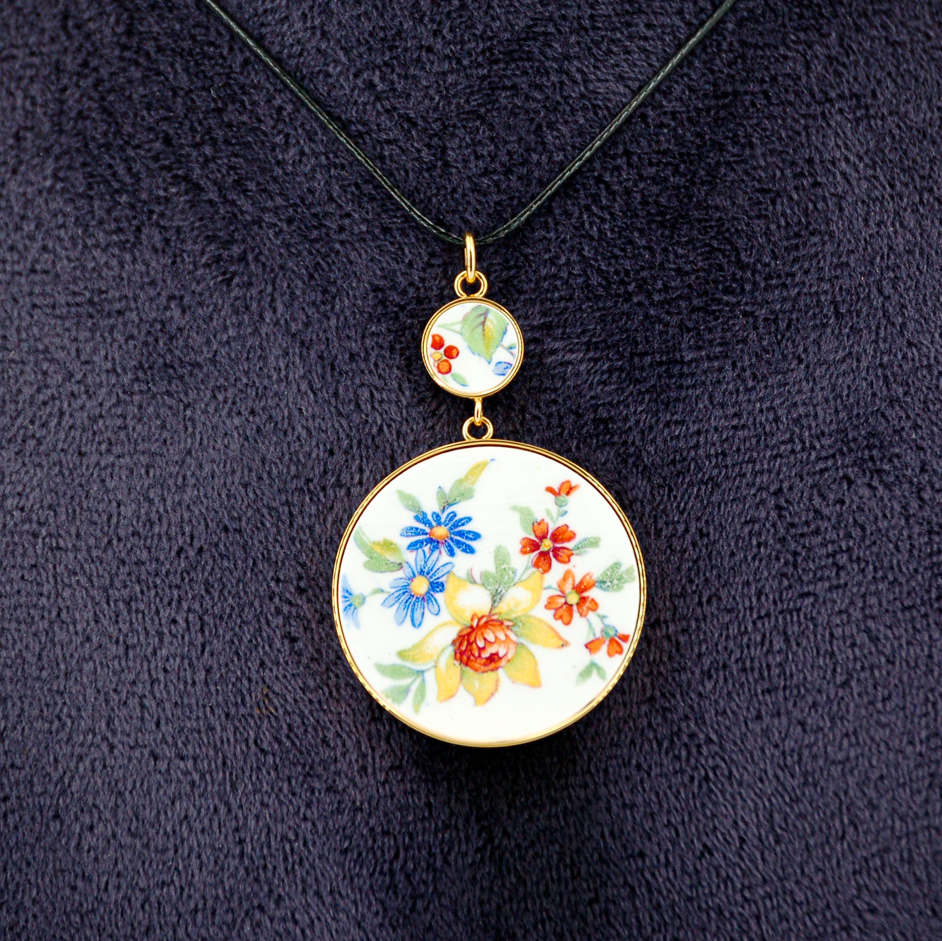 "Bellflowers and Small Flowers" Pendant, Gold Finish