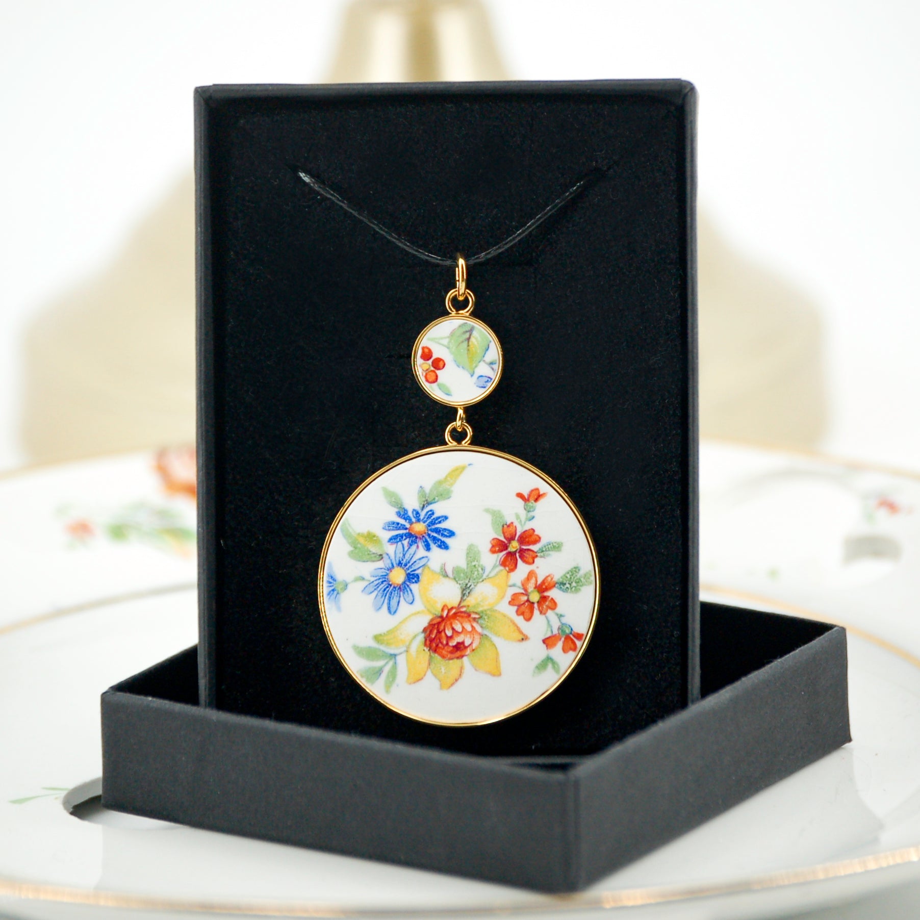 "Bellflowers and Small Flowers" Pendant, Gold Finish