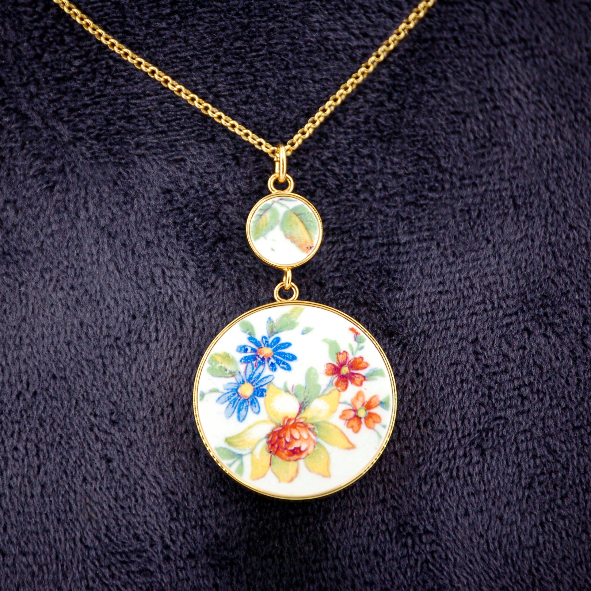 "Bellflowers and Small Flowers" Pendant, Gold Finish