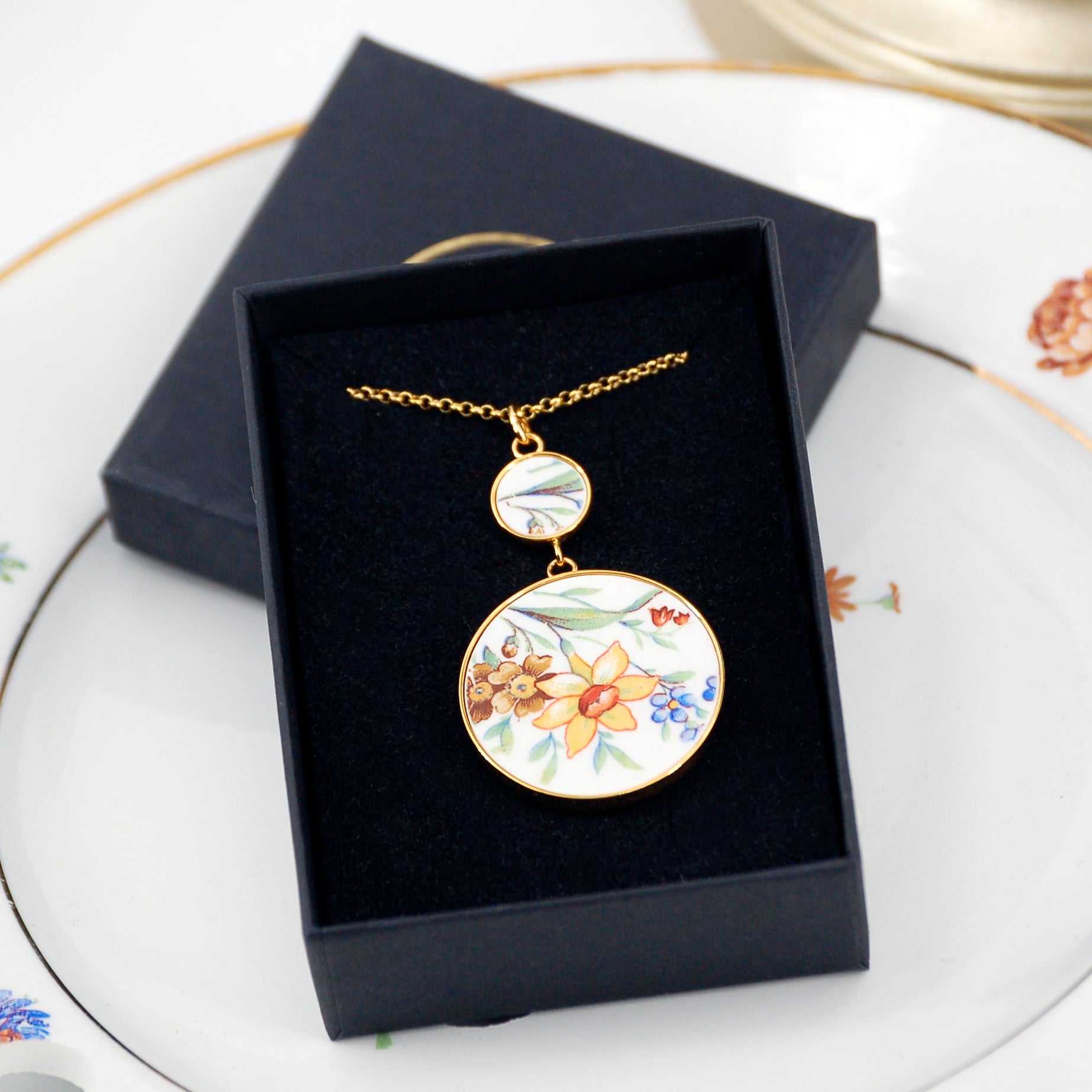 "Bellflowers and Small Flowers" Pendant, Gold Finish