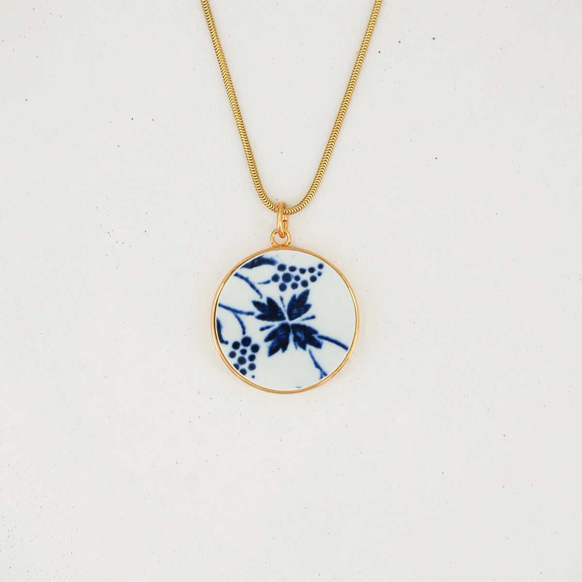 "Blue Flower" pendant, gold finish