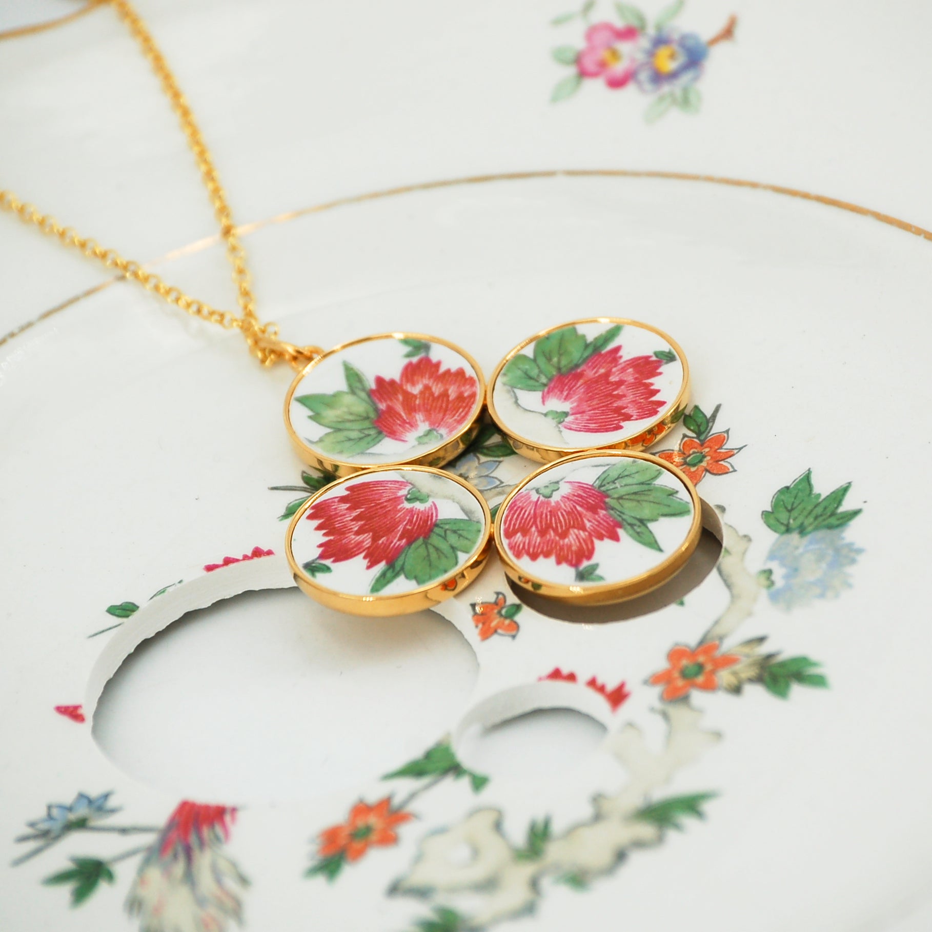 "Hibiscus Flower and Pistil" Pendant, Gold Finish