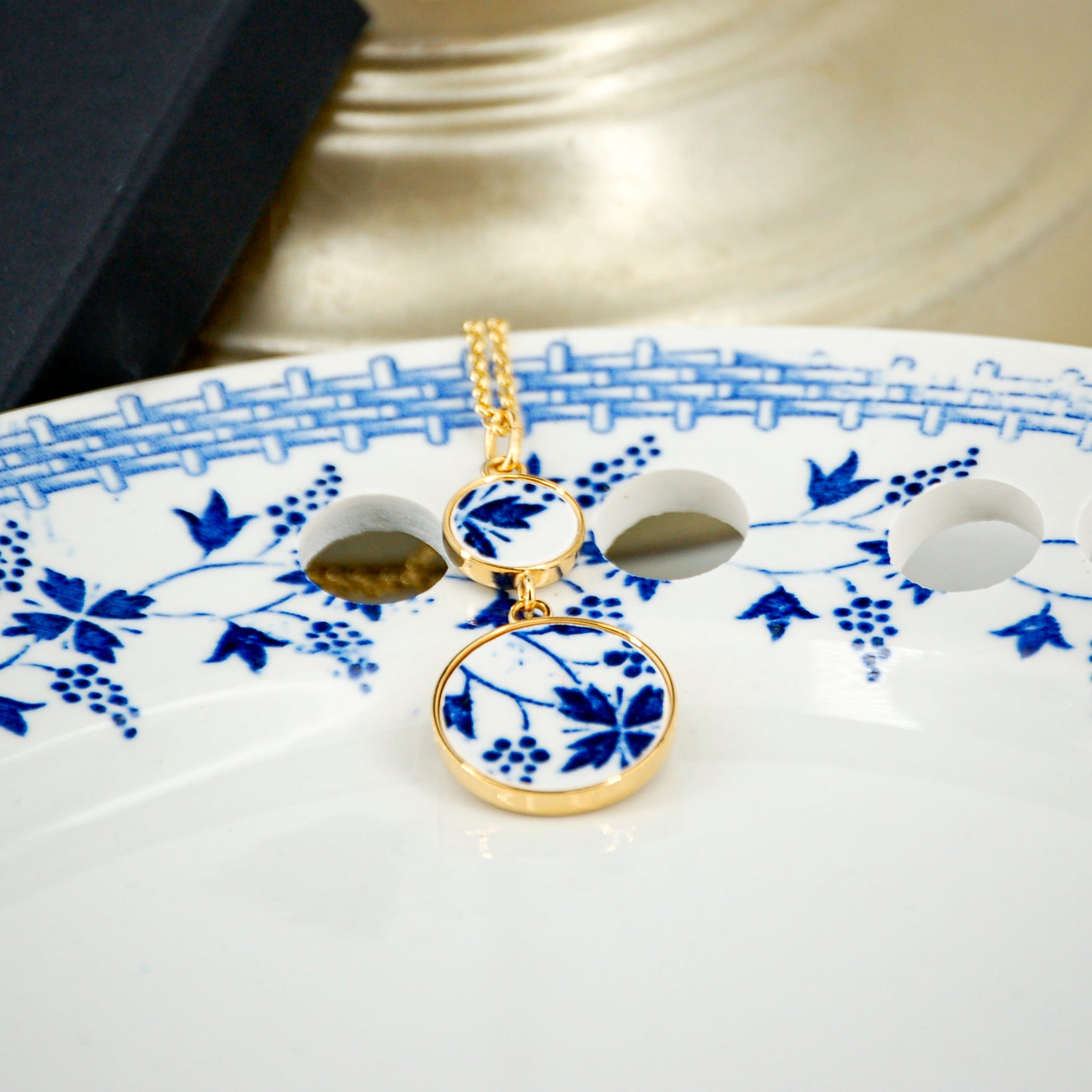 "Stylized Flower" Pendant, Gold Finish