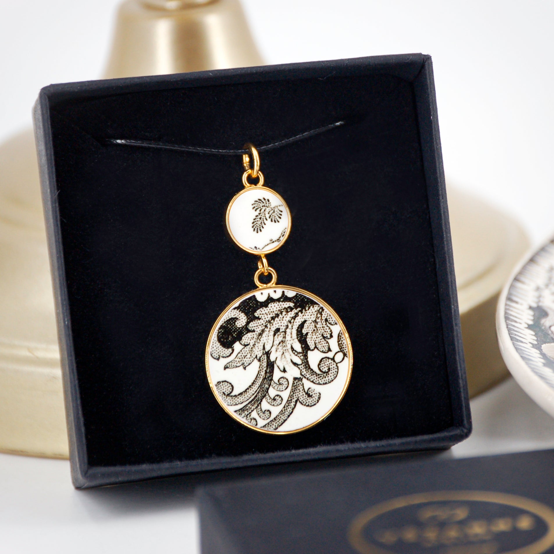 Pendant "Black and white floral composition", silver finish