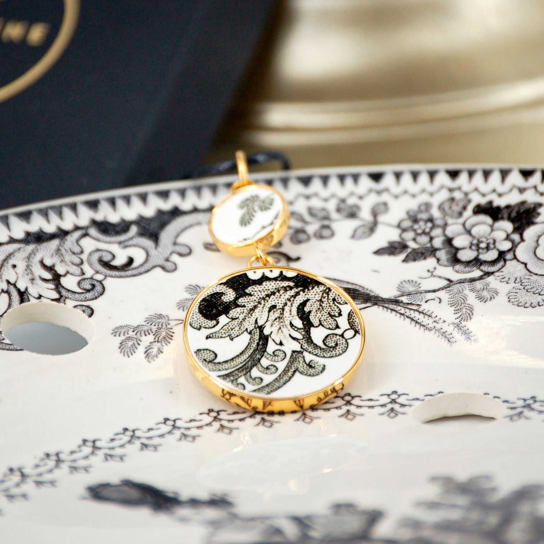 Pendant "Black and white floral composition", silver finish