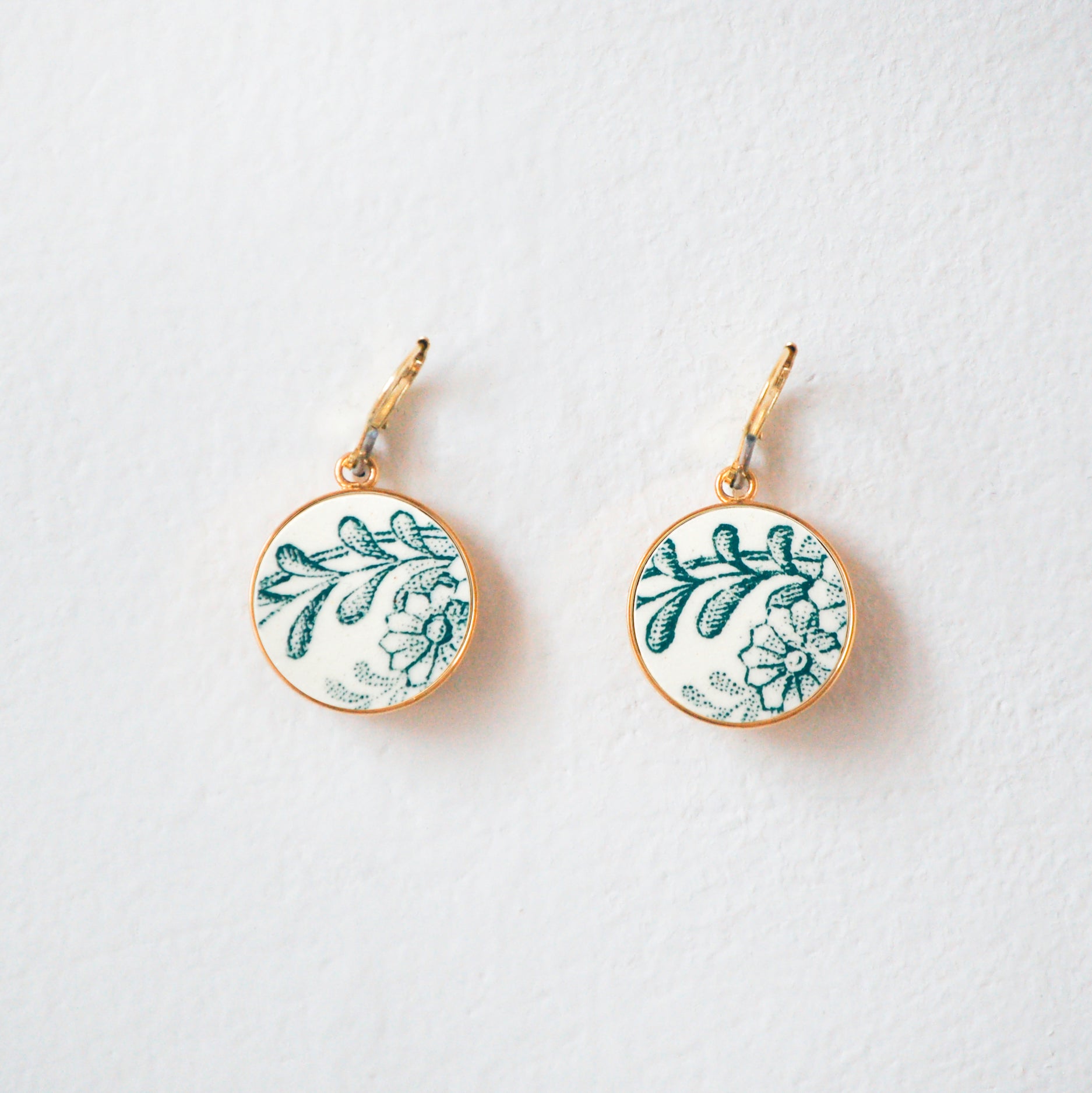 "Bouquet of Flowers" earrings, gold finish