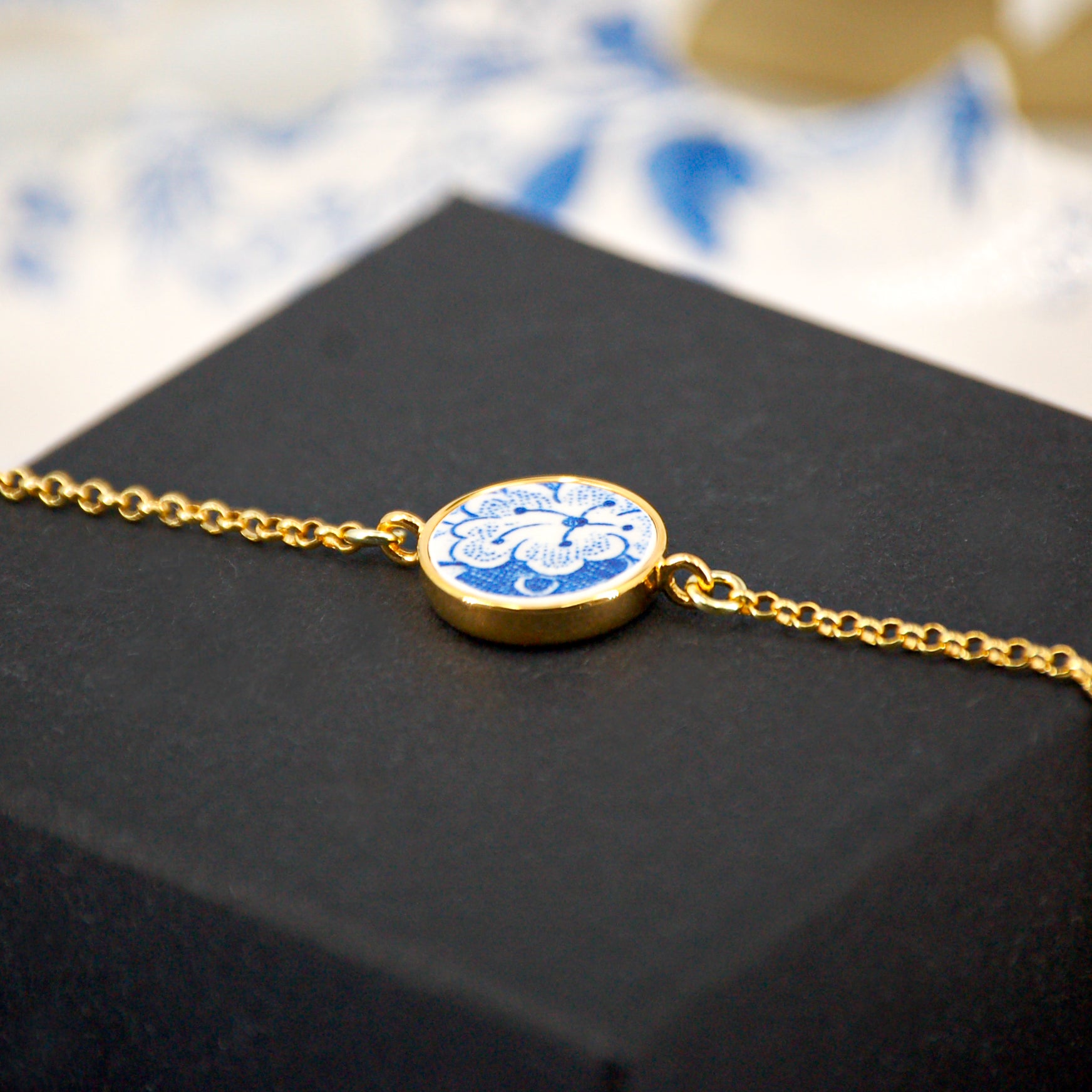 Adjustable bracelet "Blue Flower", silver finish