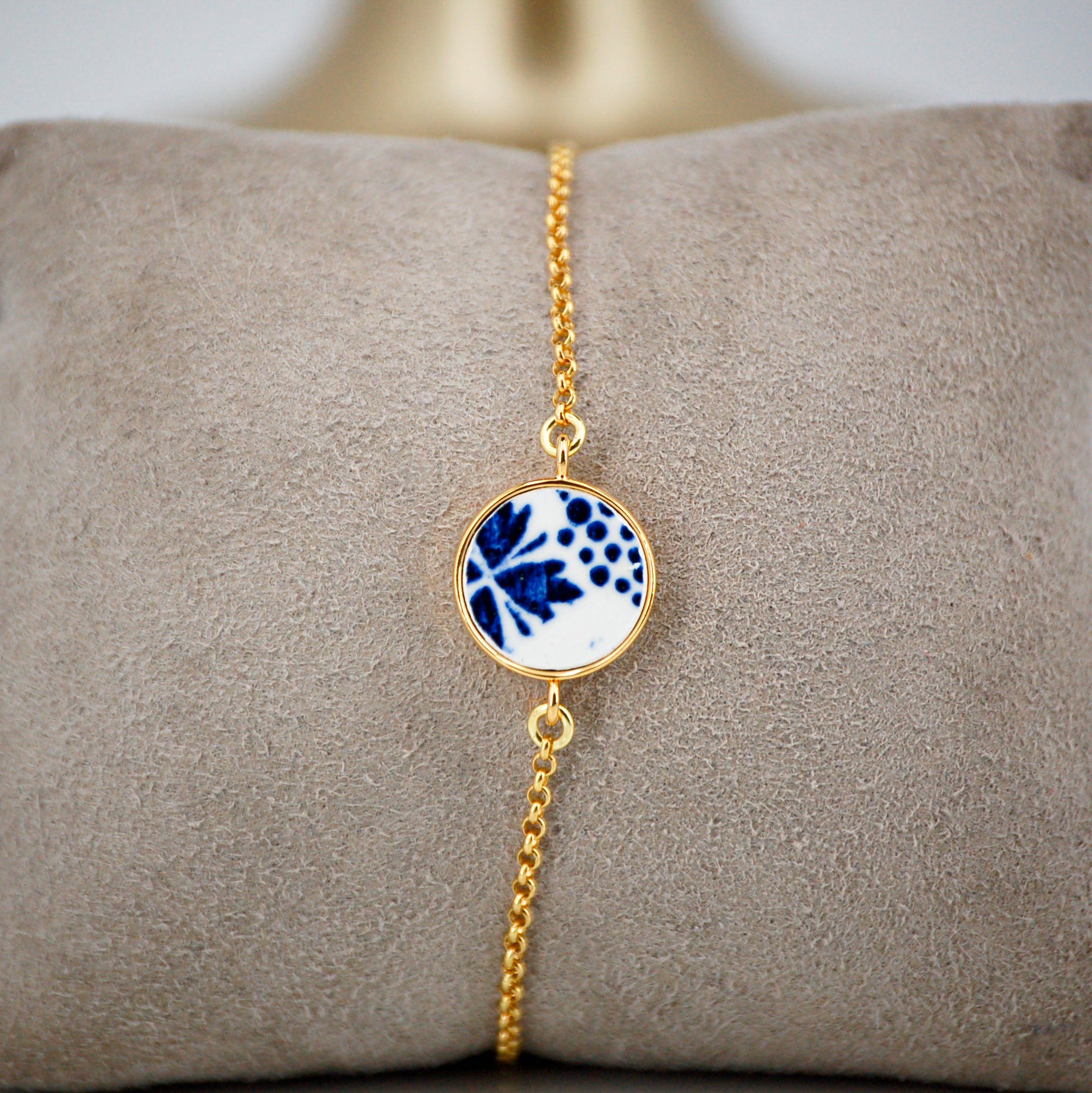 Bracelet ajustable "Fleur bleue et sa grappe"