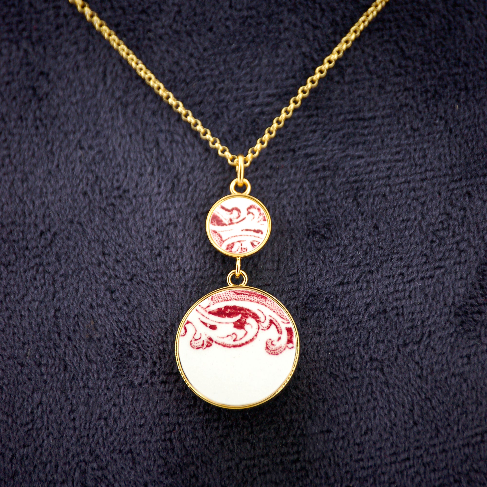 Pendant "Swirls in old rose", gold finish.