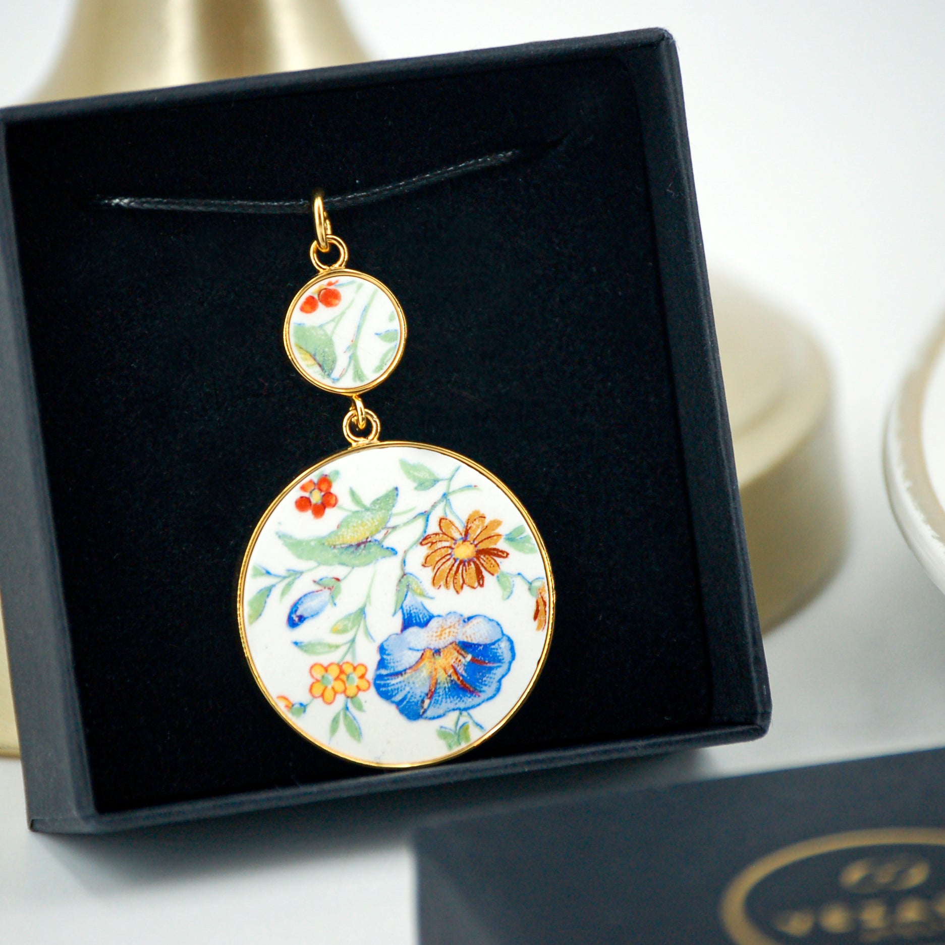 "Bellflowers and Small Flowers" Pendant, Gold Finish