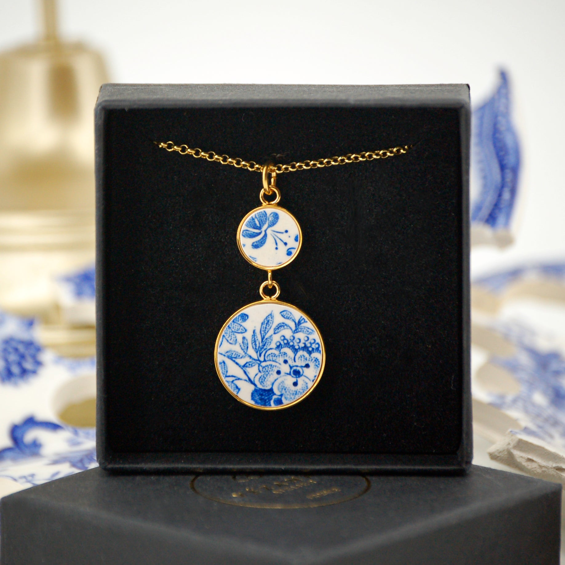 Pendentif " La composition végétale", finition or